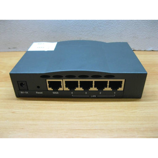 Router 4Portas 10/ 100 RJ45 SMC Barricade